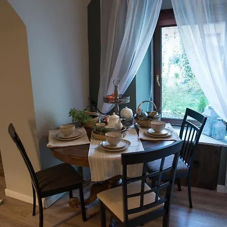 Colonial Ultra Center *