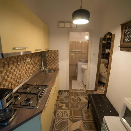 Colonial Ultra Center Apartment *