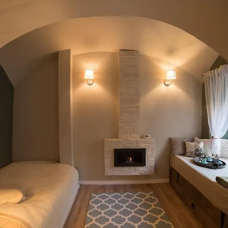 Colonial Ultra Center Apartment *