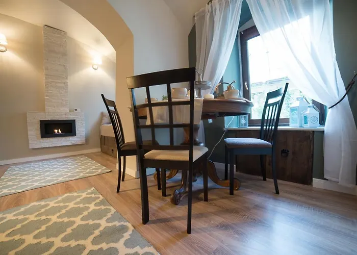 Colonial Ultra Center Apartment